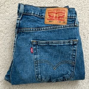 Nearly new mens Levi 502 W33 L30 jeans.